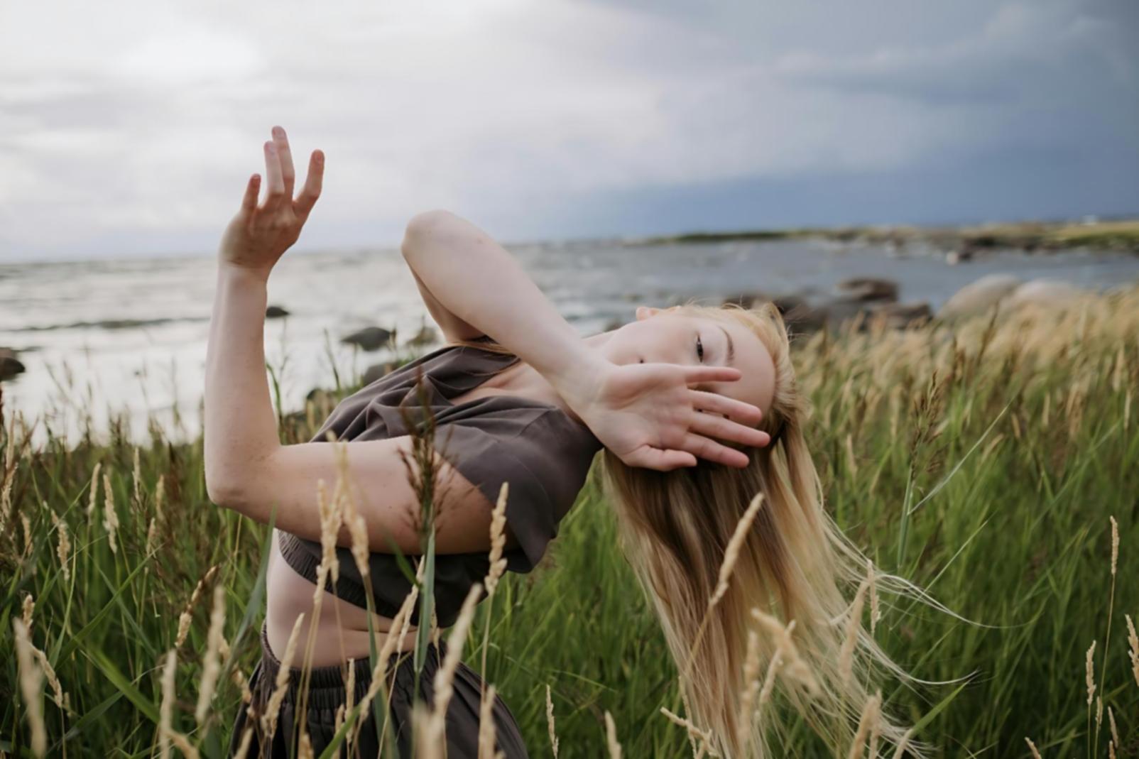 Ballerino durante una sequenza di breaking e footwork